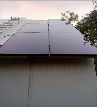 Zonnepanelen op een overkapping