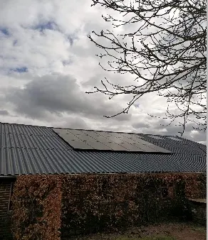 PV-installatie op een schuurdak