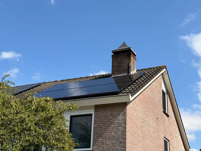Zonnepanelen met 16 kWh LVFU-opslag